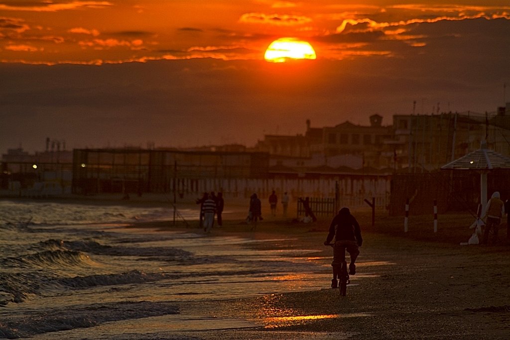 Ostia vista dal sellino: pedalare conviene